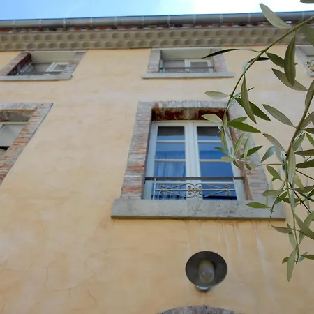 בית הארחה La Maison Vieille & קרקסון