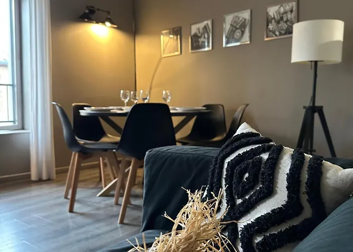Guest house La Maison Vieille Maison D'Hotes & Gites 3*