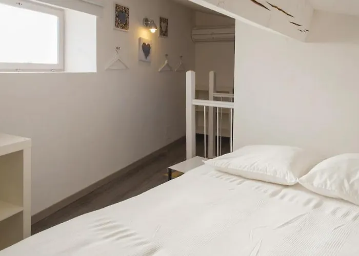 La Maison Vieille Maison D'Hotes & Gites Guest house Carcassonne