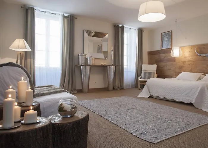 Guest house La Maison Vieille Maison D'Hotes & Gites 3*