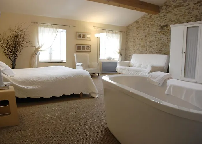 La Maison Vieille Maison D'Hotes & Gites Guest house
